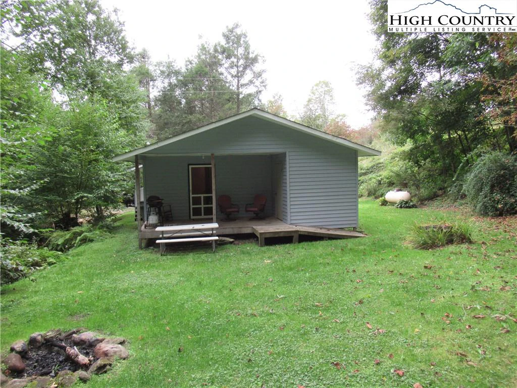 Image number 11 for the current listing