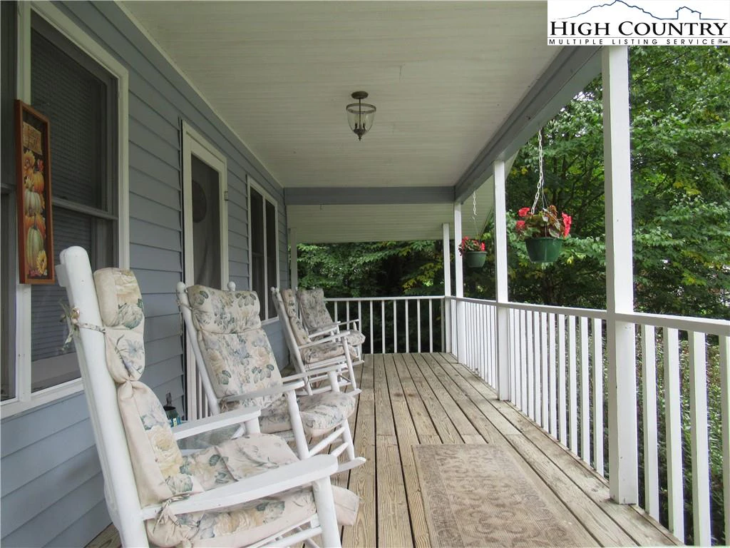 Image number 4 for the current listing