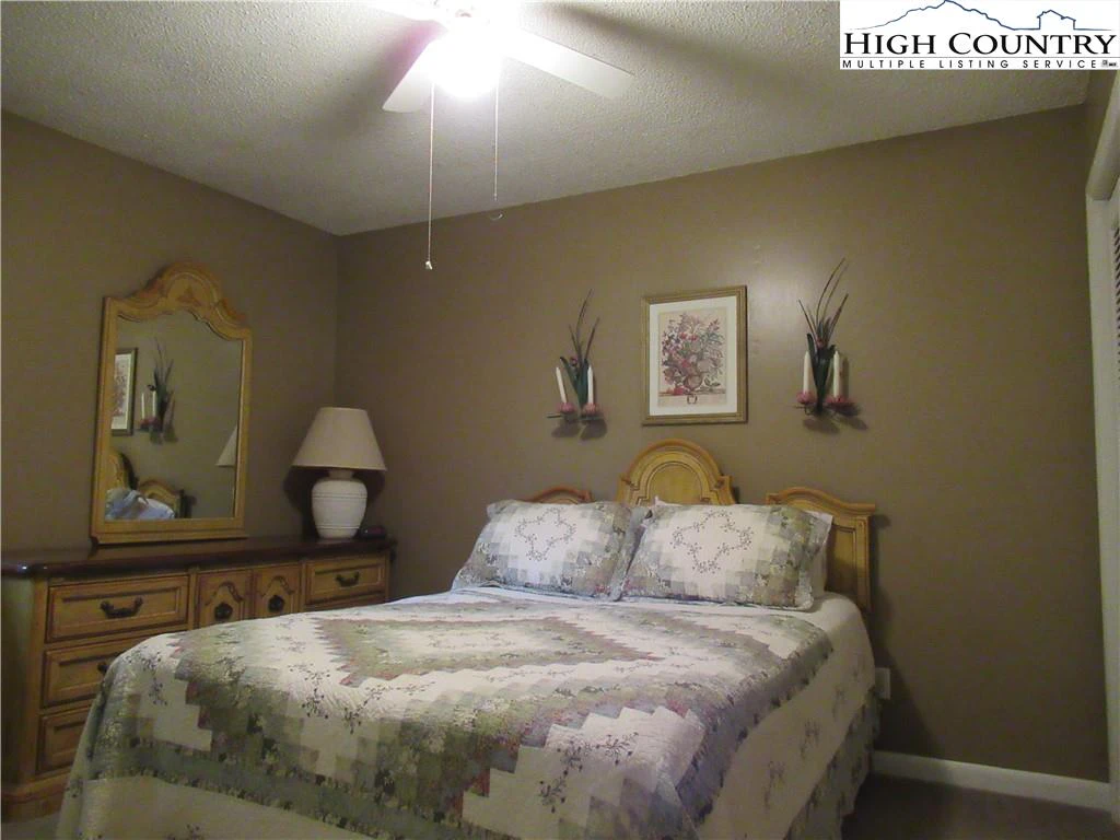 Image number 7 for the current listing