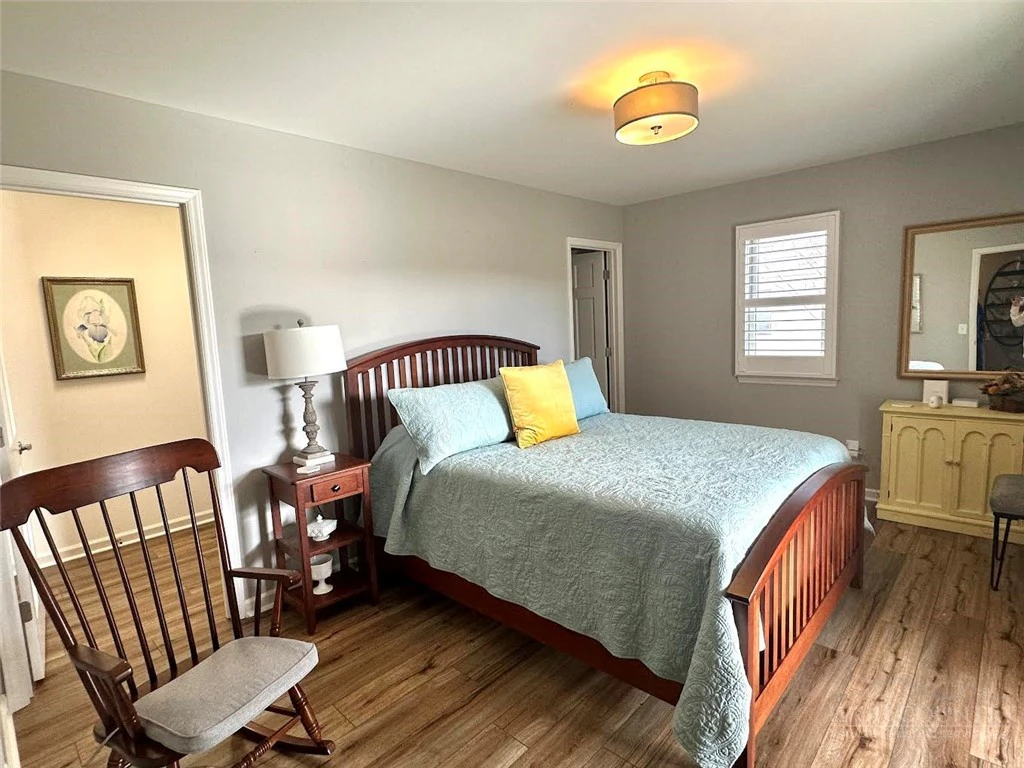 Image number 12 for the current listing