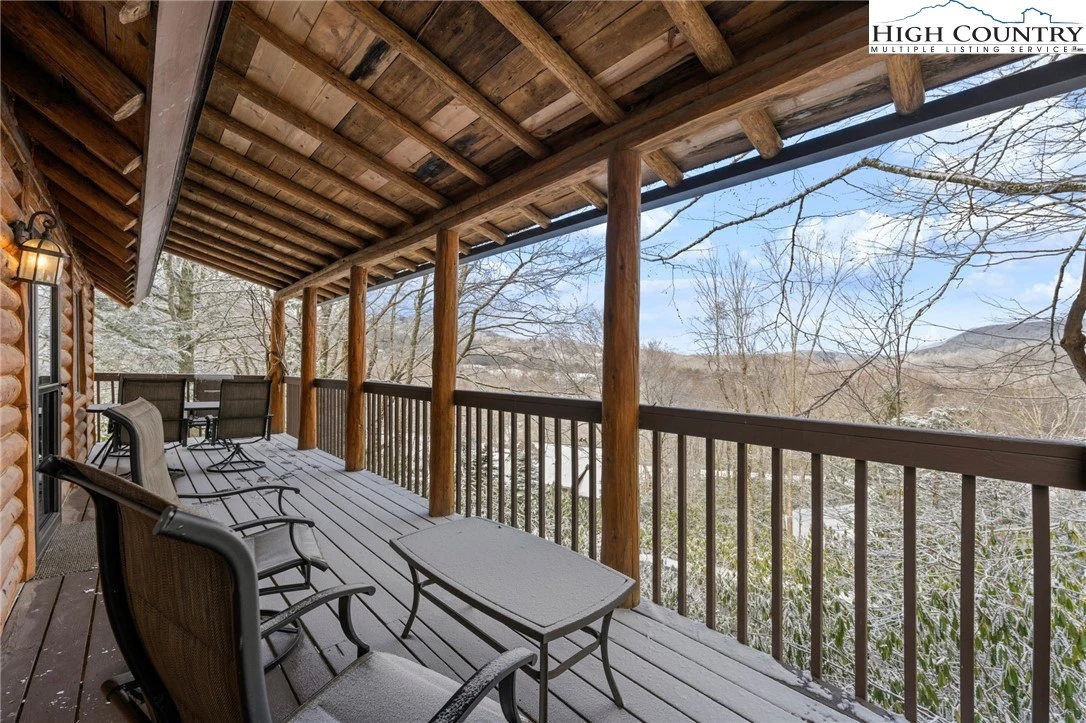 Image number 17 for the current listing