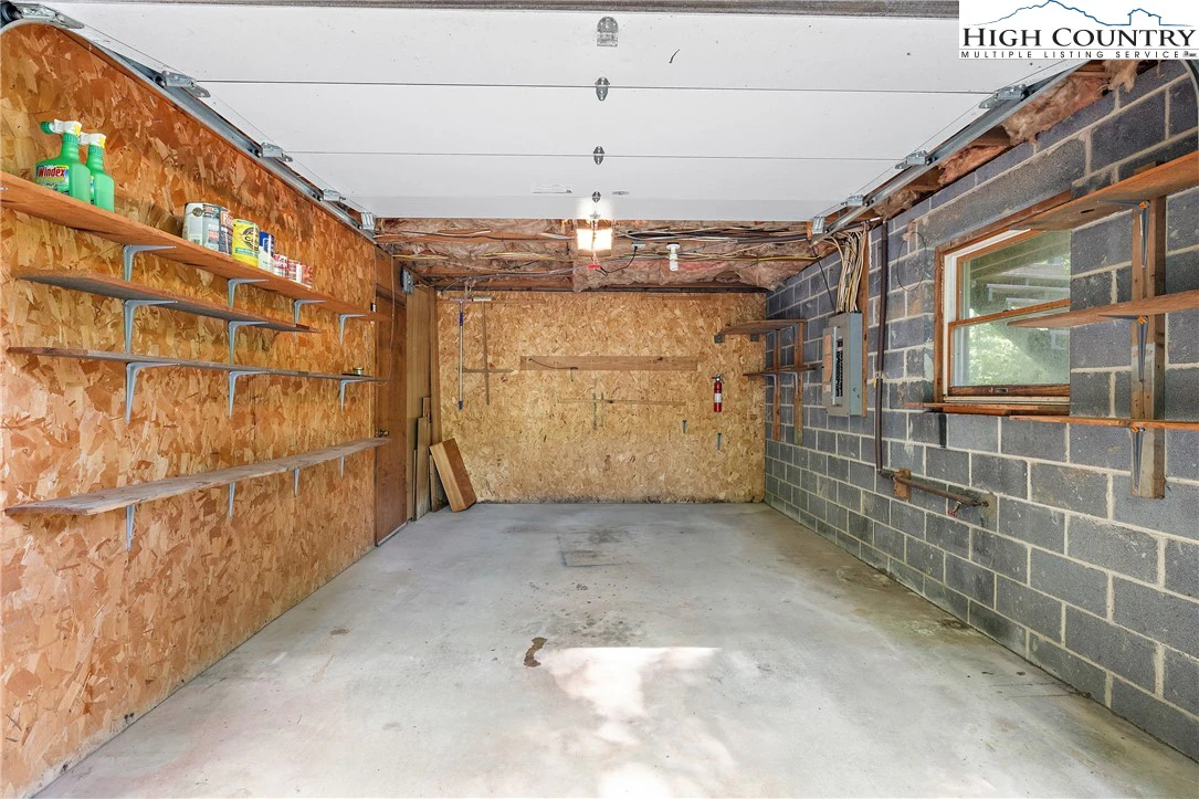 Image number 4 for the current listing