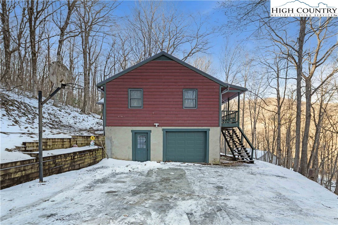 Image number 29 for the current listing