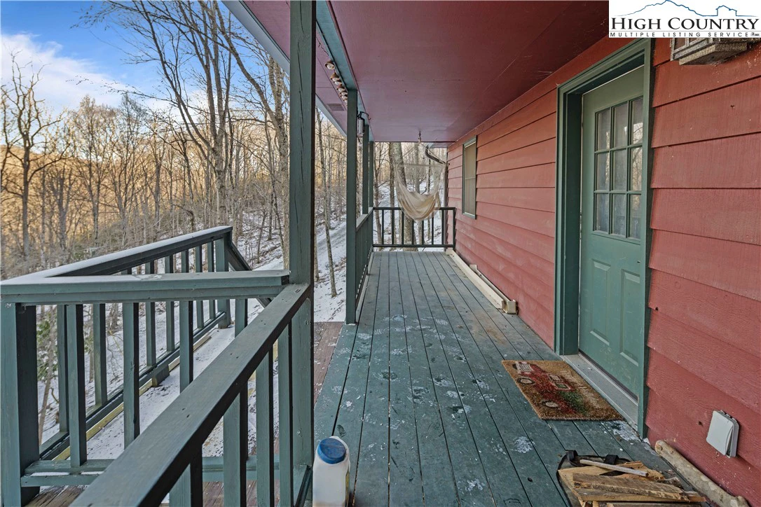 Image number 31 for the current listing