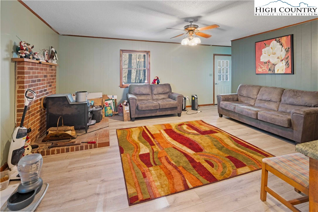 Image number 6 for the current listing