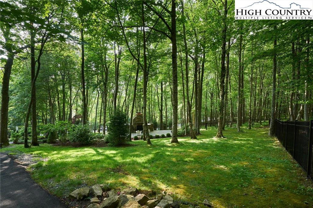 Image number 21 for the current listing
