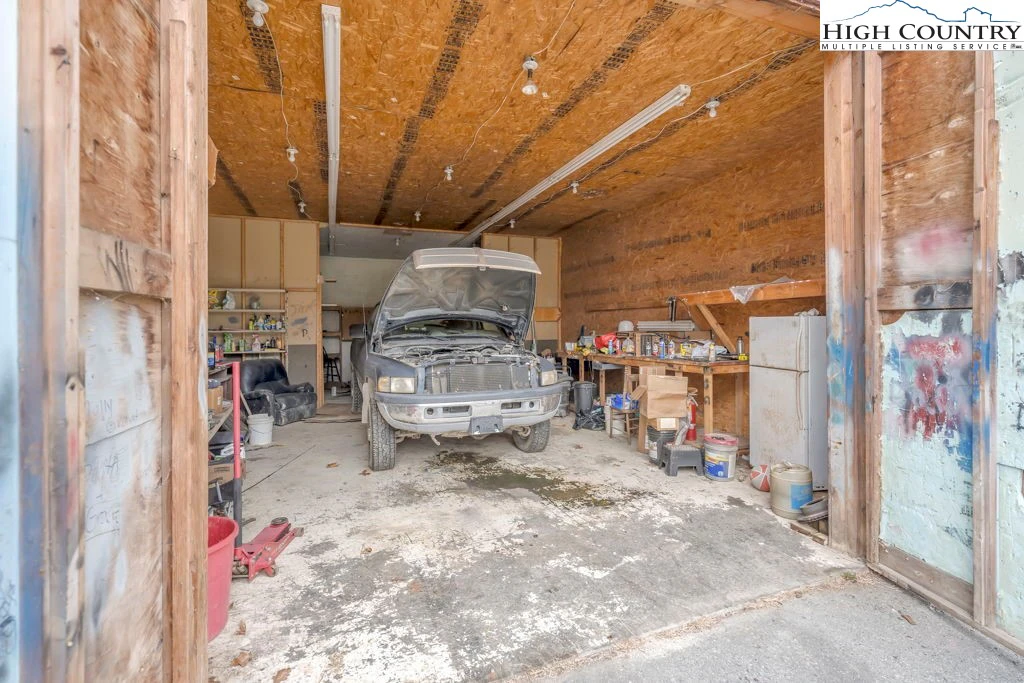Image number 7 for the current listing