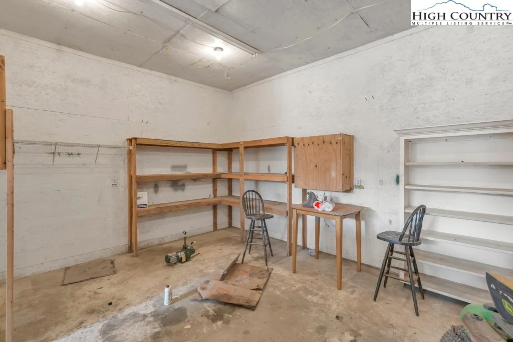 Image number 9 for the current listing