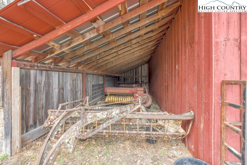 Image number 10 for the current listing