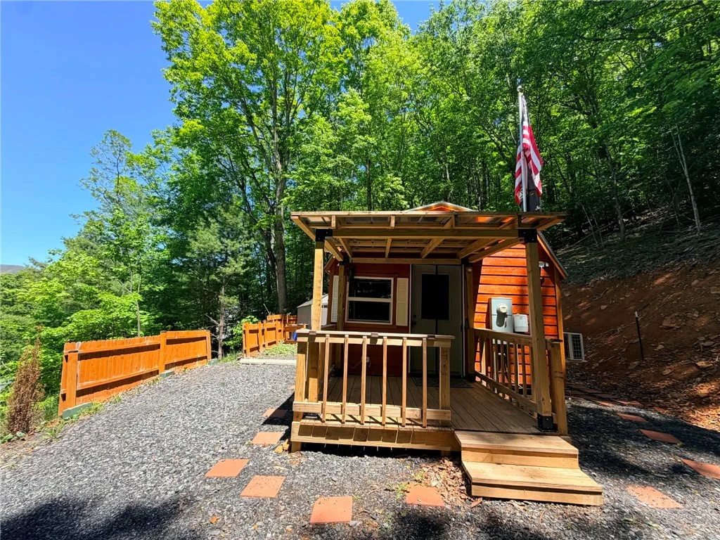 Image number 2 for the current listing