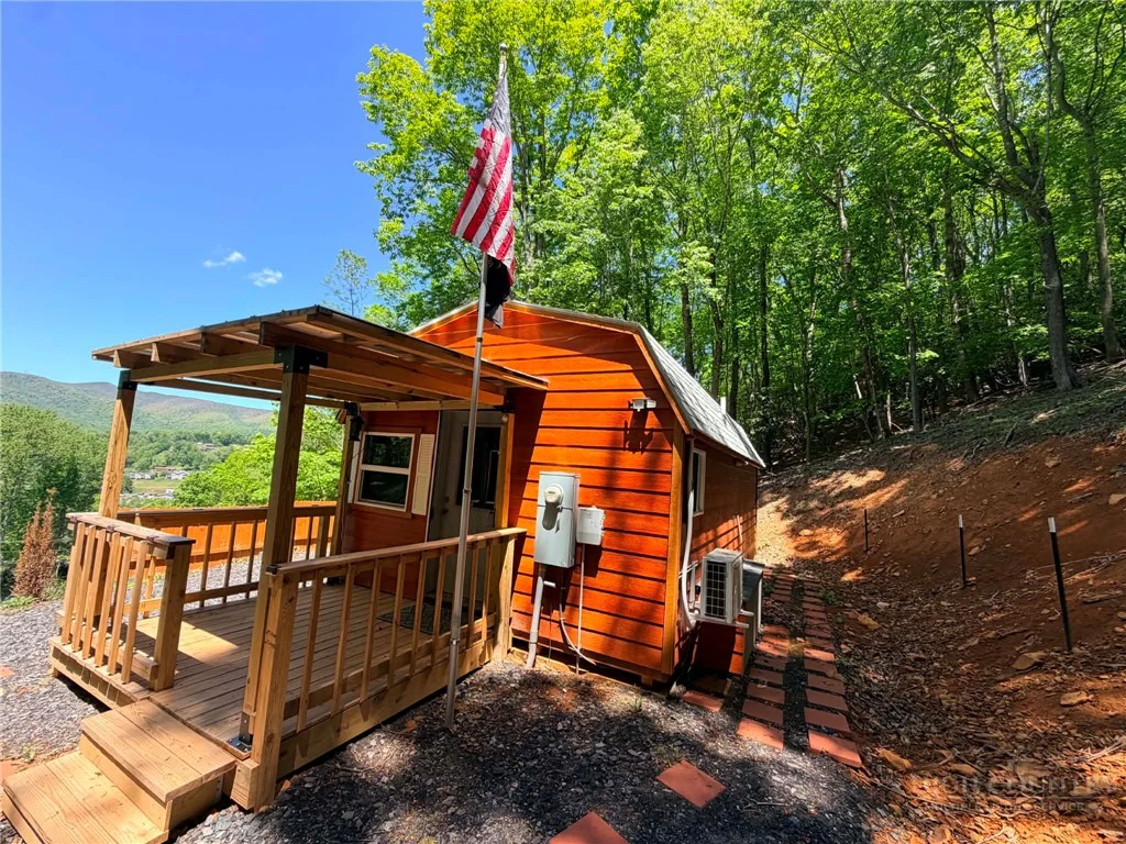 Image number 3 for the current listing