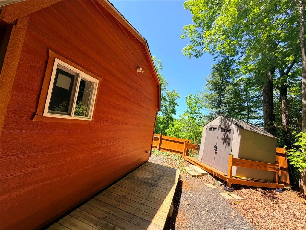 Image number 4 for the current listing
