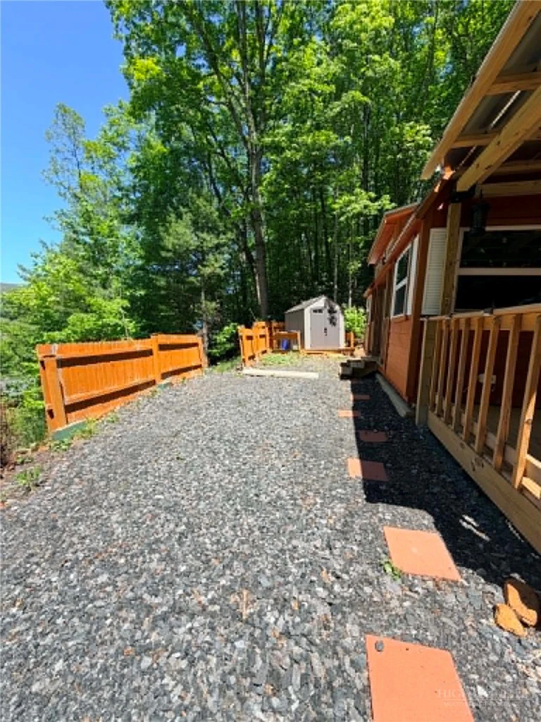 Image number 5 for the current listing