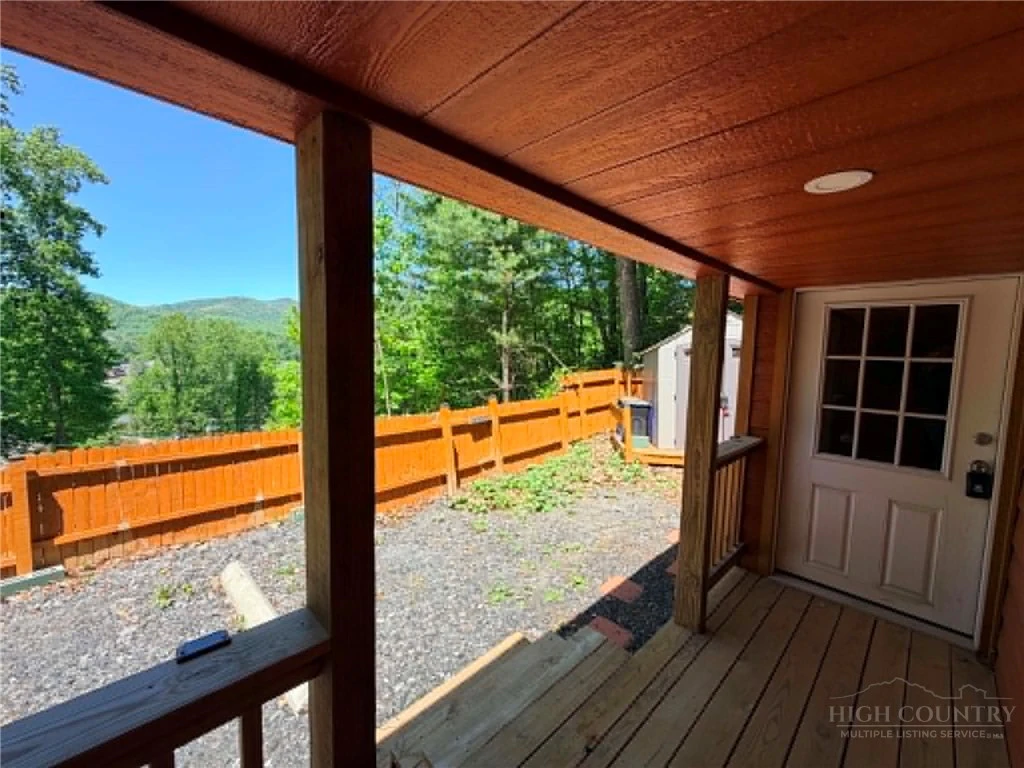 Image number 8 for the current listing