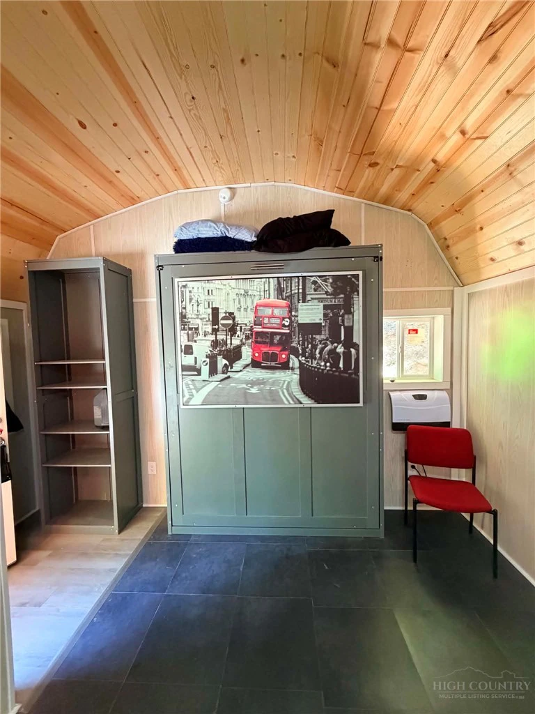 Image number 10 for the current listing