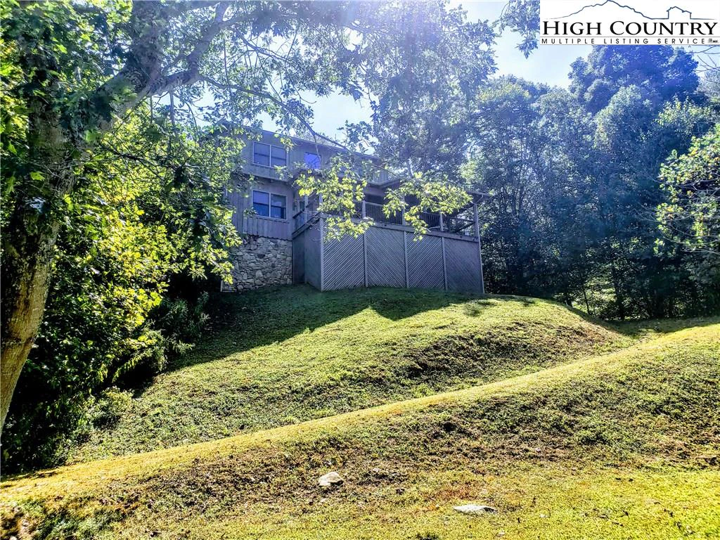 Image number 11 for the current listing