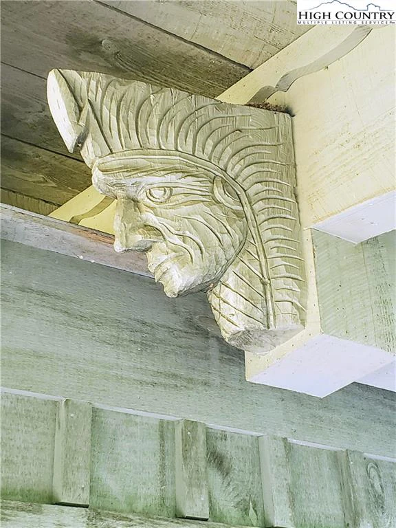 Image number 18 for the current listing