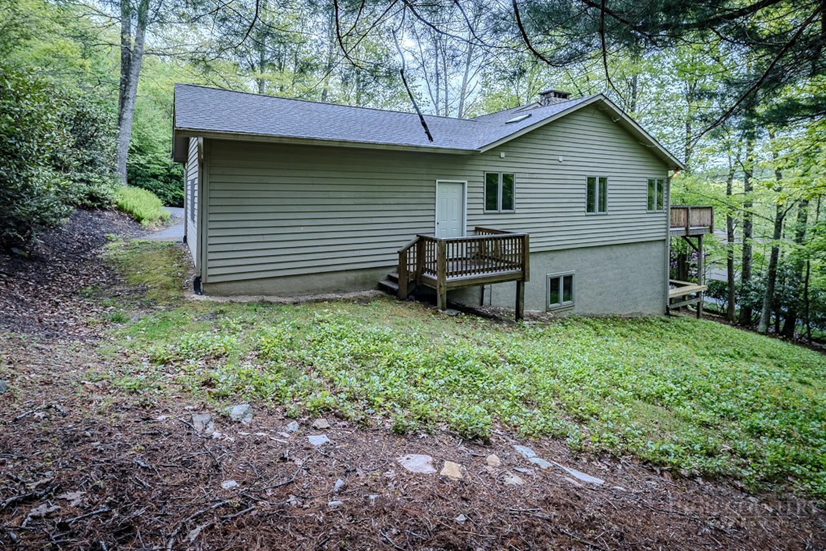 Image number 21 for the current listing