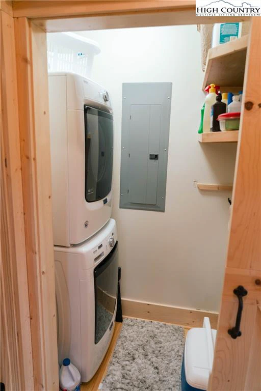 Image number 4 for the current listing