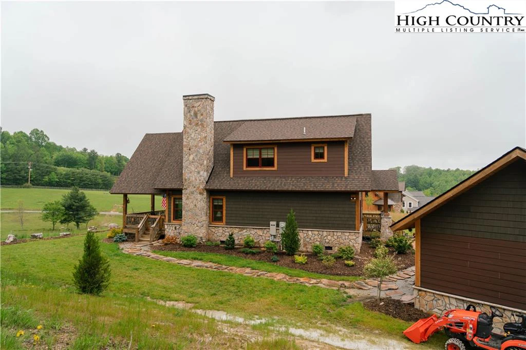 Image number 19 for the current listing