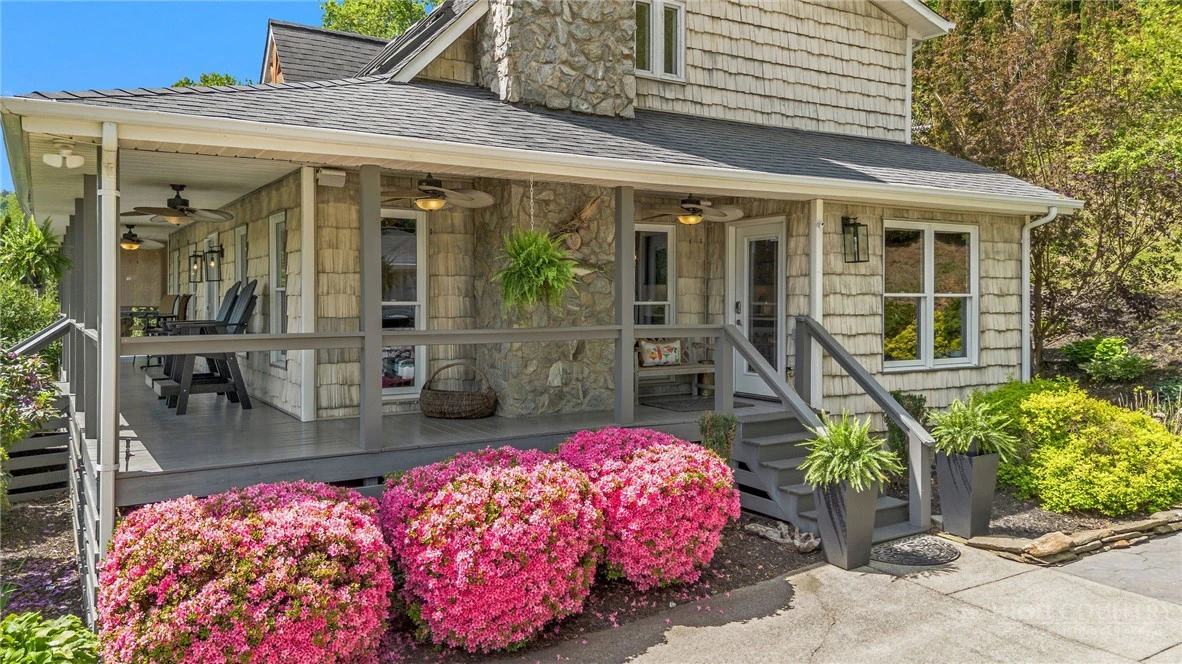 Image number 4 for the current listing
