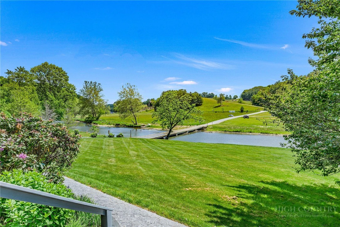 Image number 8 for the current listing