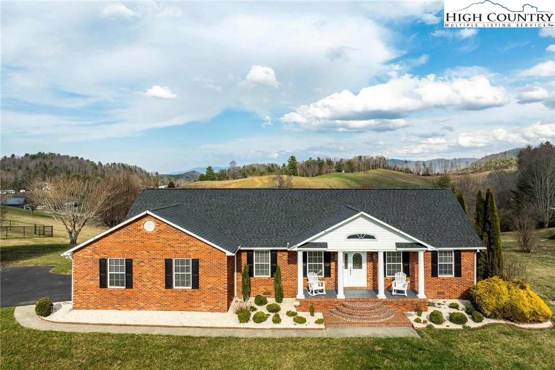 Image number 1 for the current listing