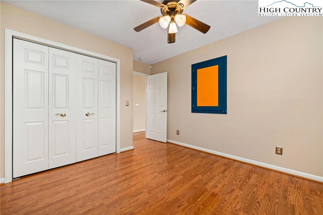 Image number 10 for the current listing