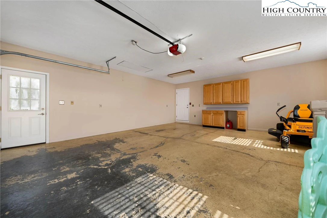 Image number 12 for the current listing