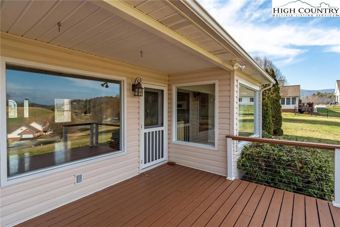 Image number 15 for the current listing