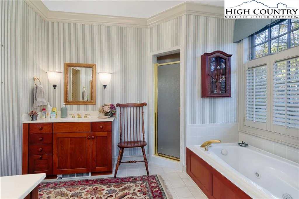 Image number 5 for the current listing