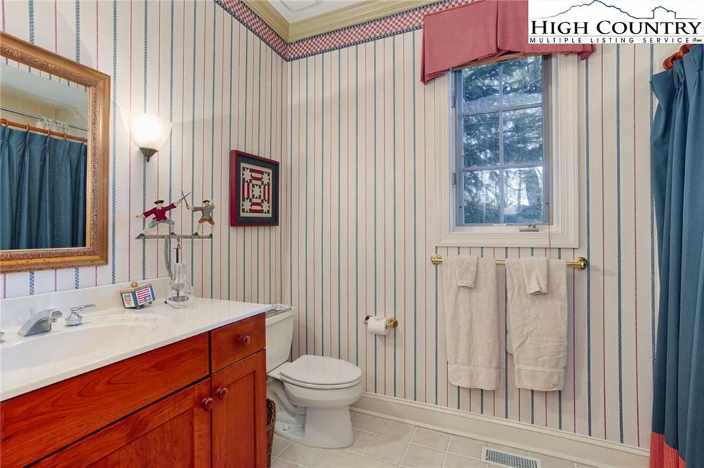 Image number 12 for the current listing