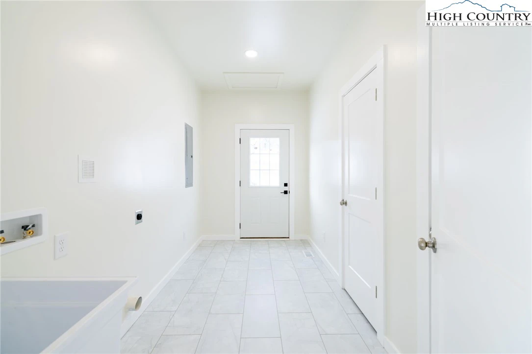 Image number 6 for the current listing