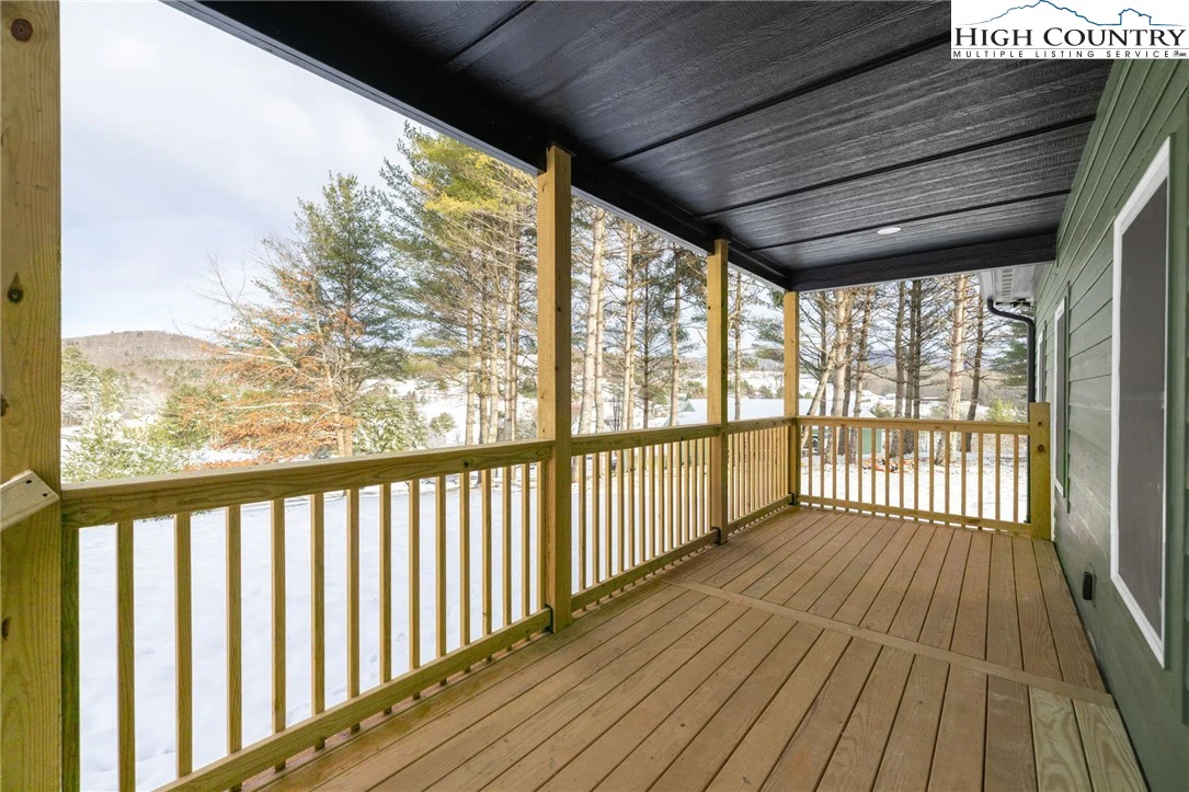 Image number 9 for the current listing