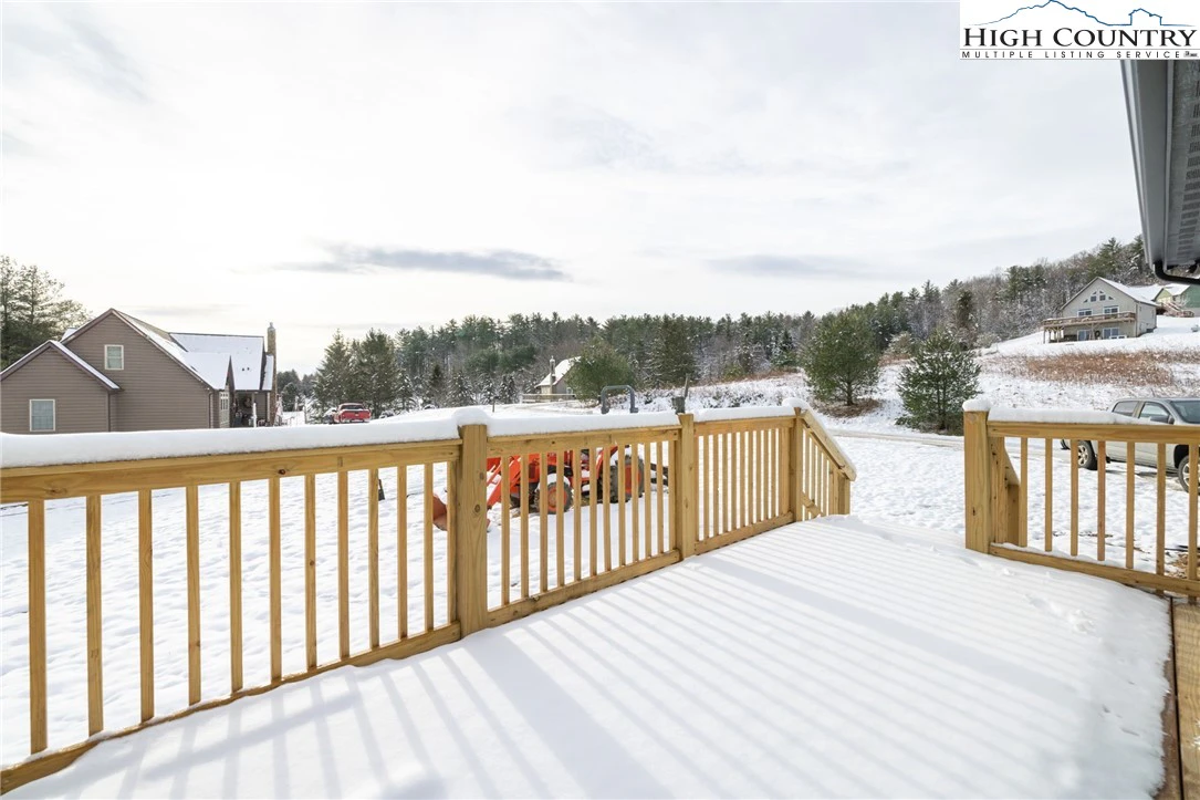 Image number 13 for the current listing