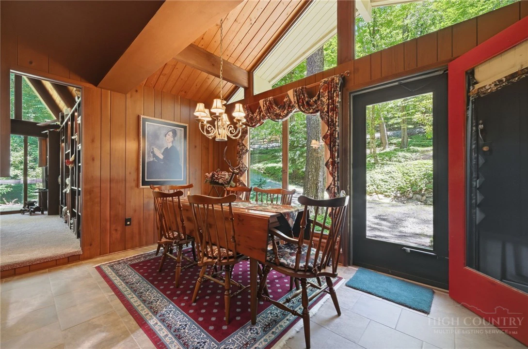 Image number 8 for the current listing