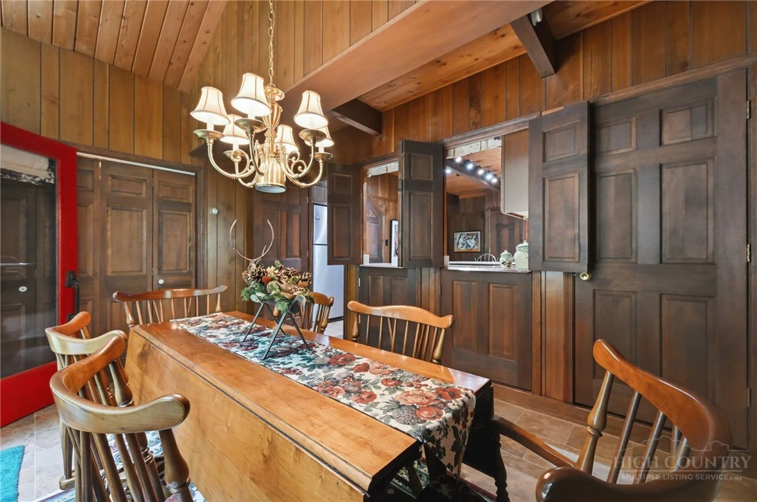 Image number 9 for the current listing
