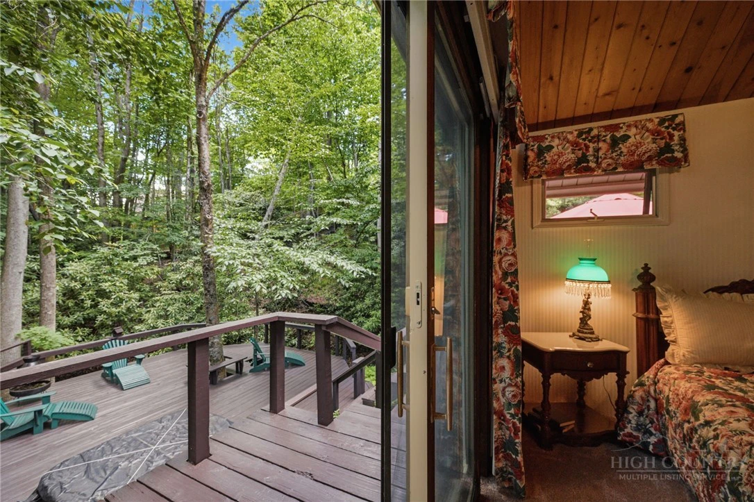 Image number 11 for the current listing
