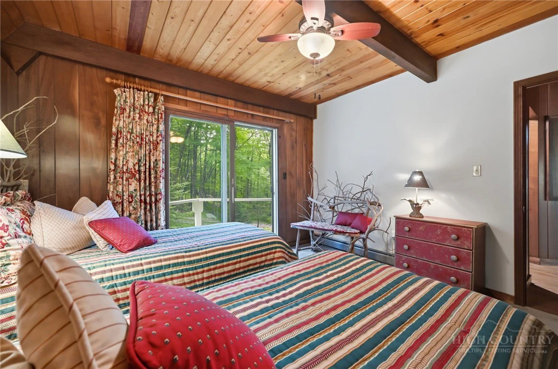 Image number 15 for the current listing