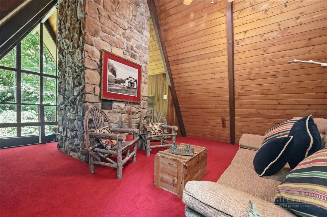 Image number 20 for the current listing