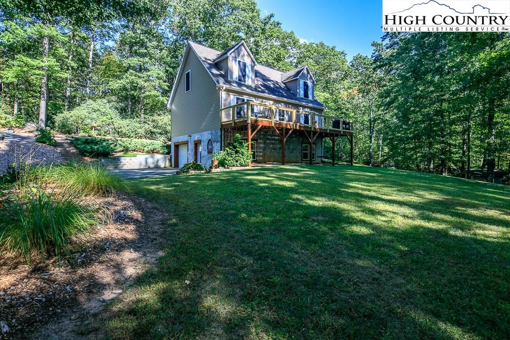 Image number 1 for the current listing
