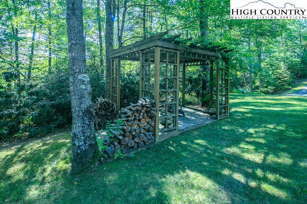 Image number 13 for the current listing