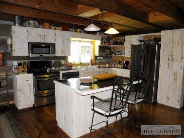 Image number 8 for the current listing