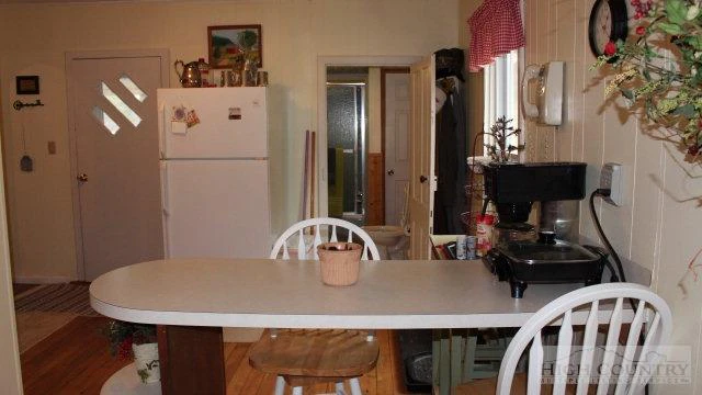 Image number 15 for the current listing
