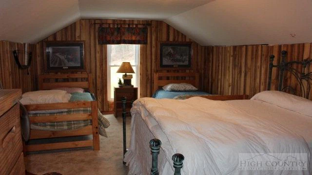 Image number 13 for the current listing