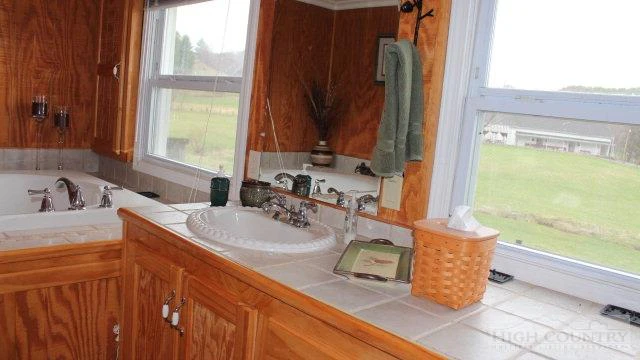 Image number 20 for the current listing