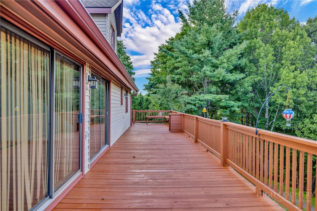 Image number 11 for the current listing