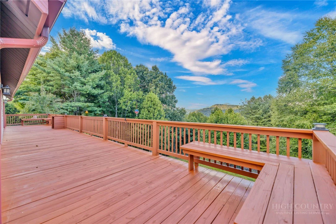 Image number 14 for the current listing