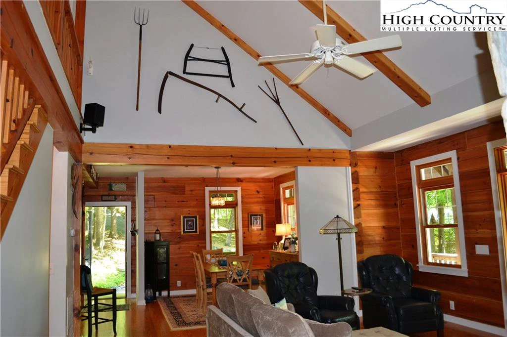 Image number 5 for the current listing