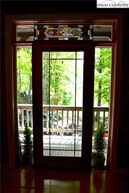 Image number 9 for the current listing